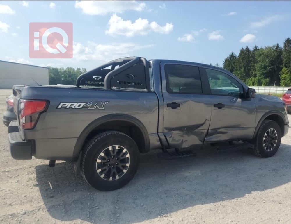 نيسان تيتان